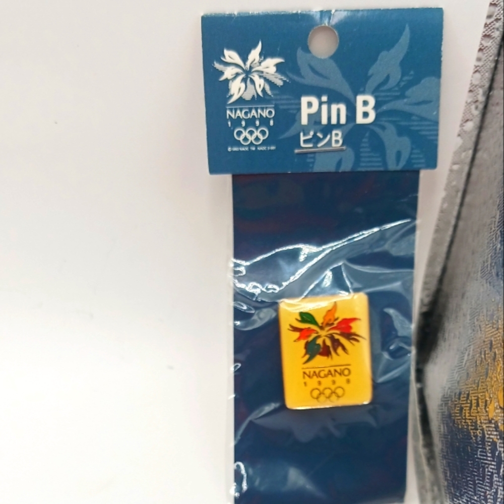 Nagano 1998 Olympics Vintage Team  Pin B New